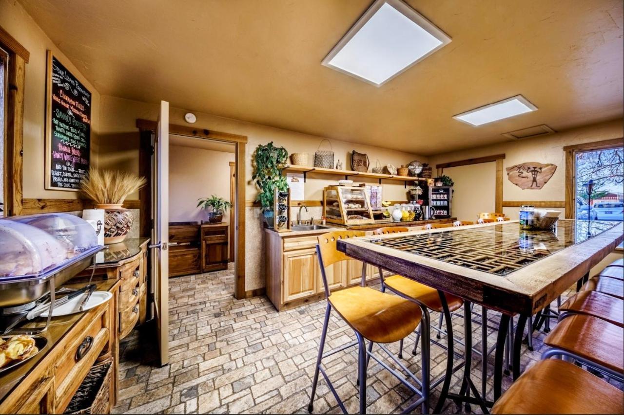 Stone Lizard Lodge Blanding Bagian luar foto