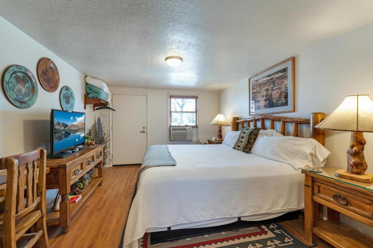 Stone Lizard Lodge Blanding Bagian luar foto