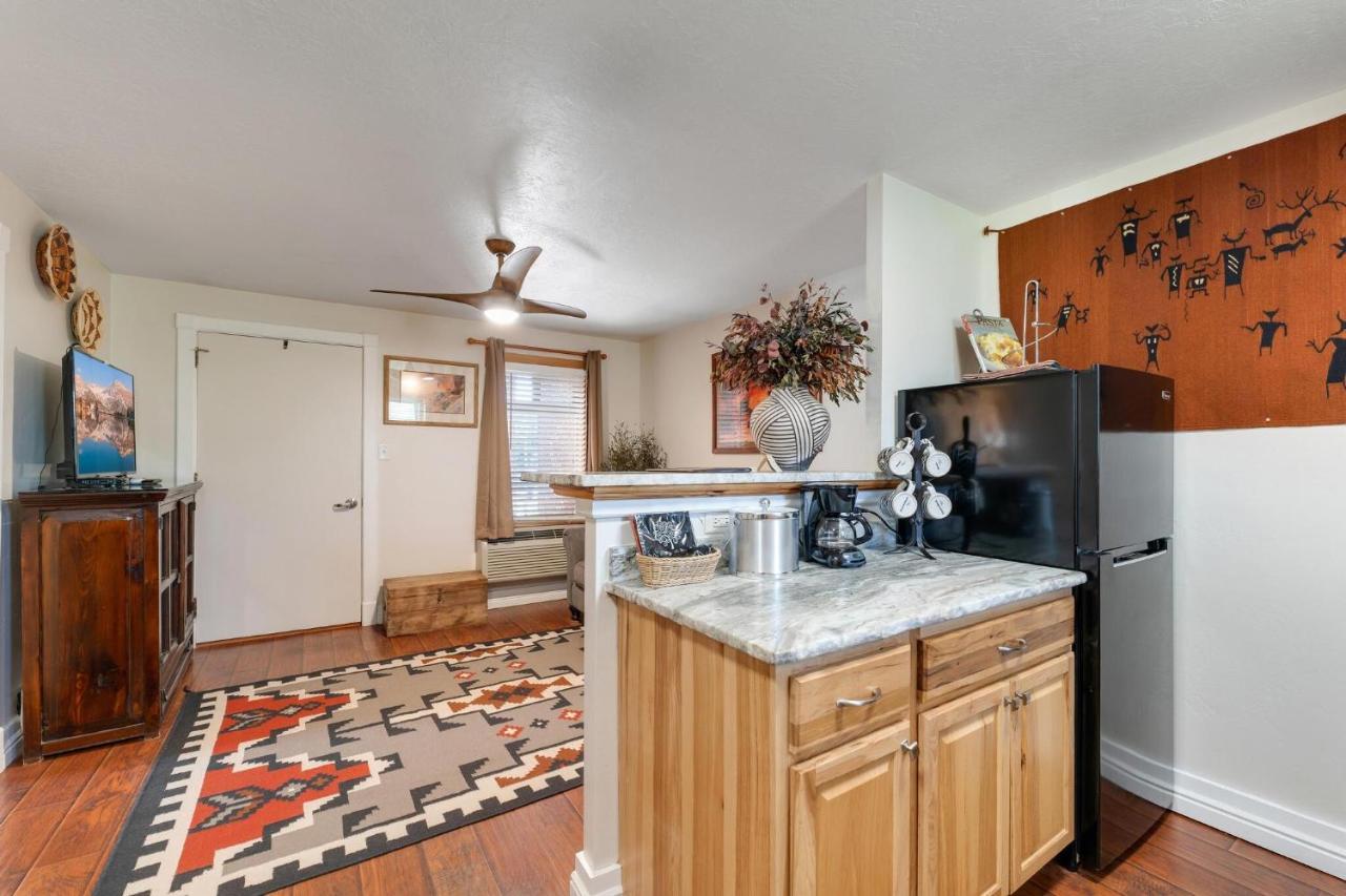 Stone Lizard Lodge Blanding Bagian luar foto