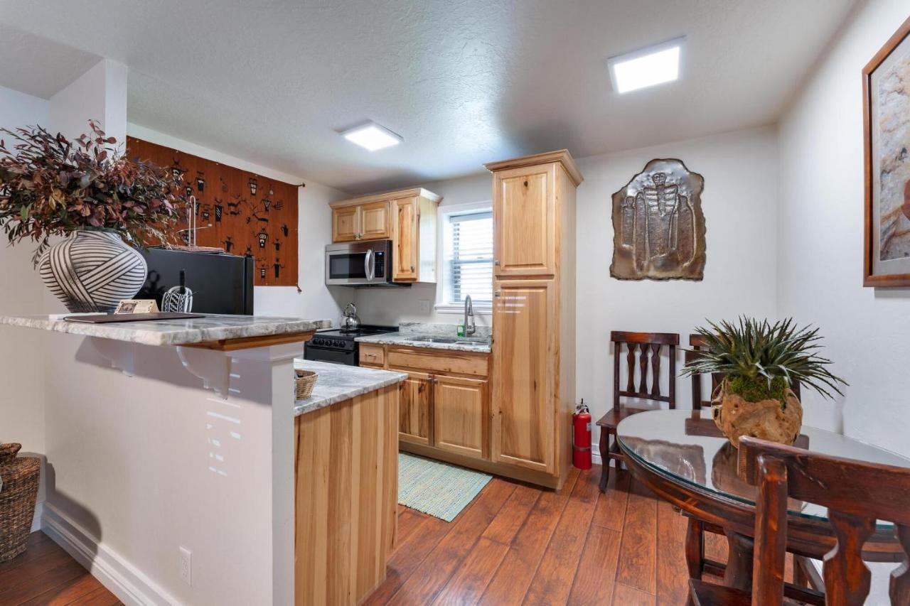 Stone Lizard Lodge Blanding Bagian luar foto
