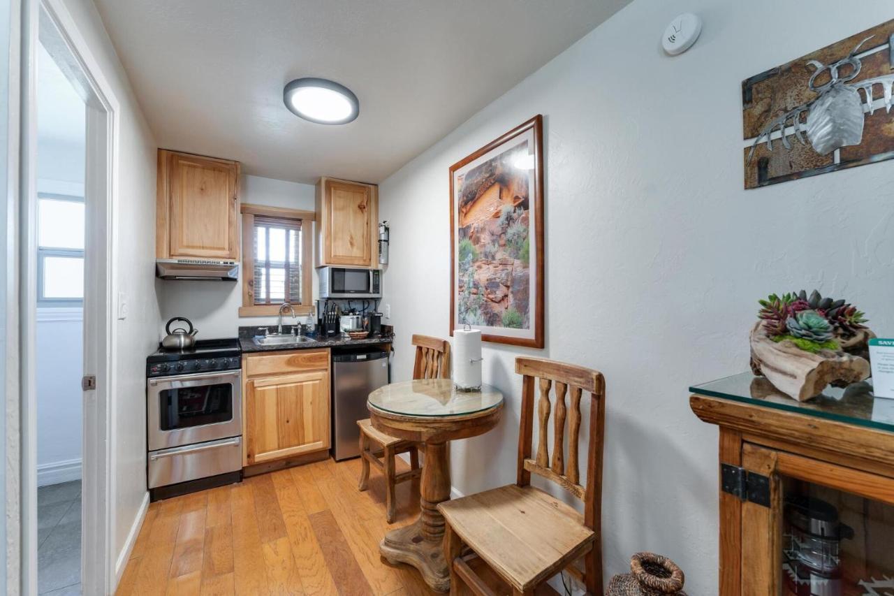 Stone Lizard Lodge Blanding Bagian luar foto