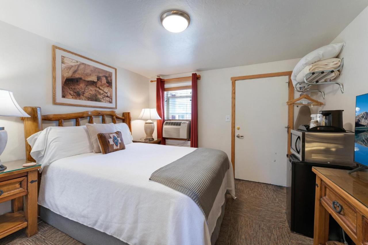 Stone Lizard Lodge Blanding Bagian luar foto